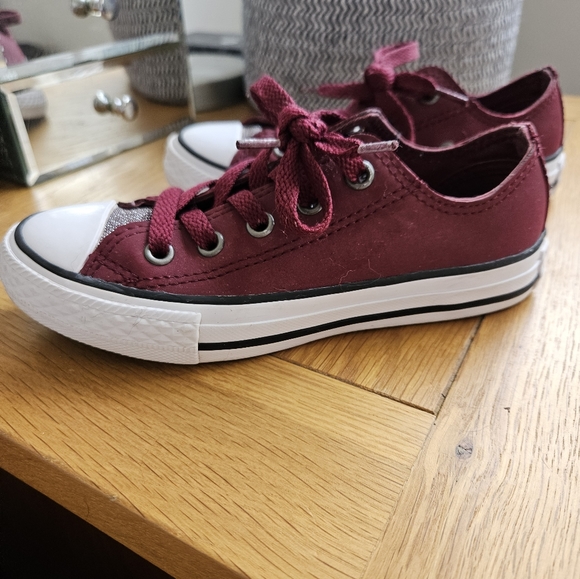 Converse - Picture 3 of 4